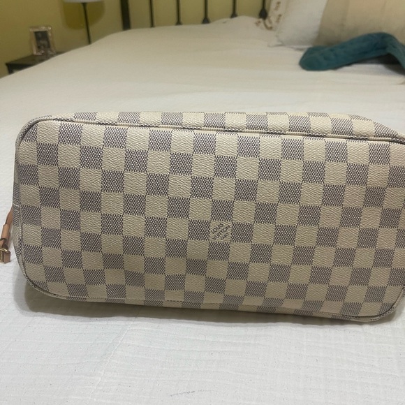 Louis Vuitton Tan and Cream Checkered Tote - Picture 3 of 16